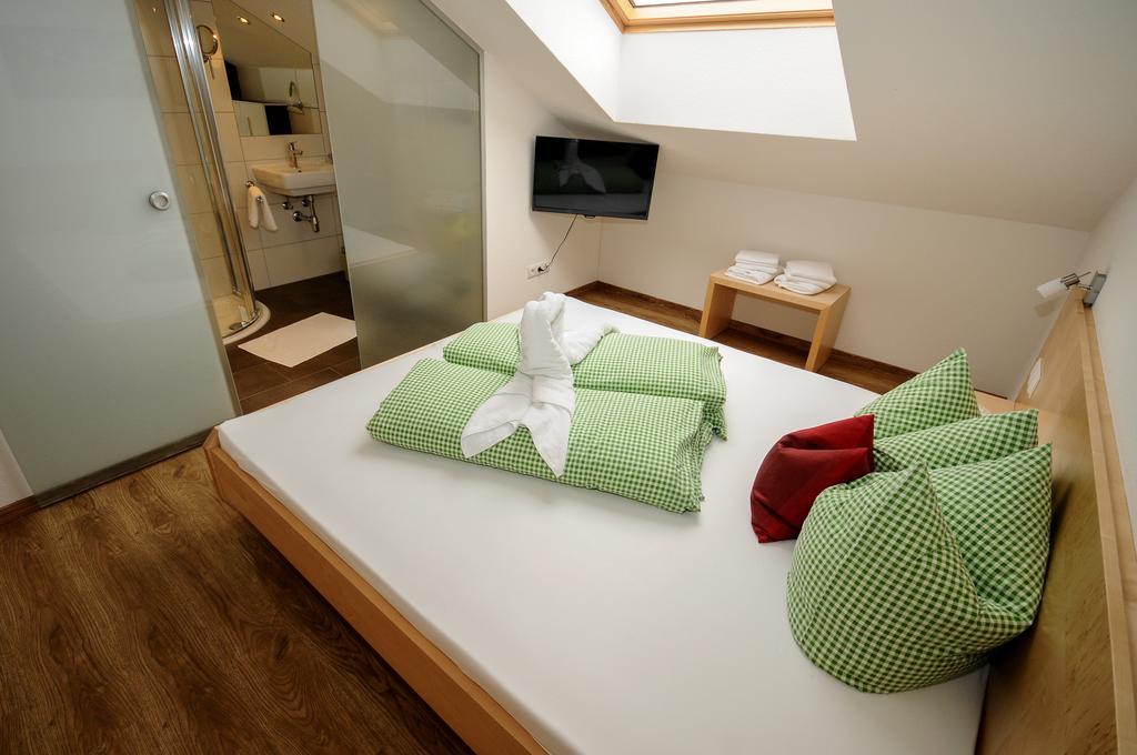 Ferienwohnung Gundolf Christine Arzl im Pitztal Habitación foto